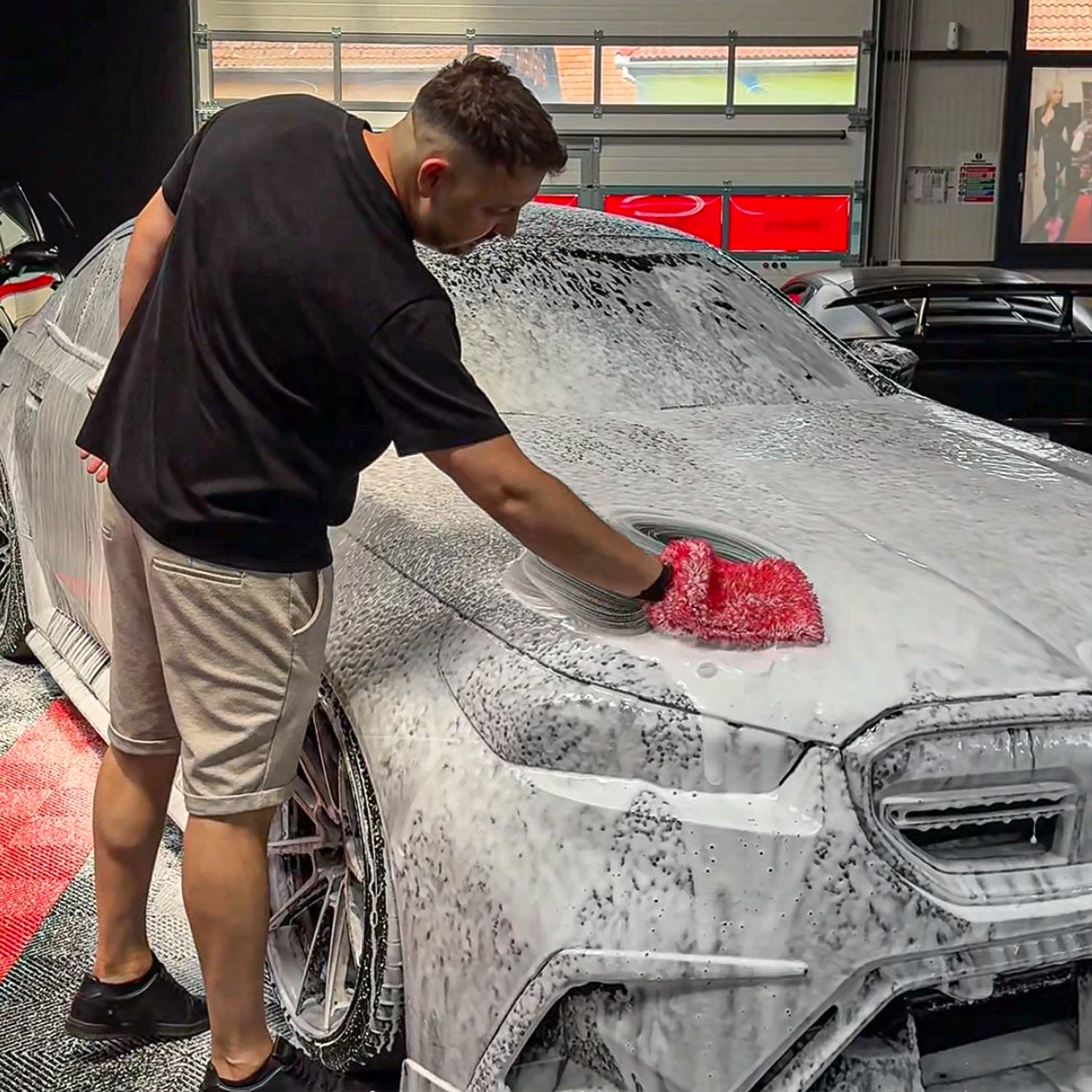 Mănușă Microfibră Auto – Spălare Delicată, Fără Zgârieturi